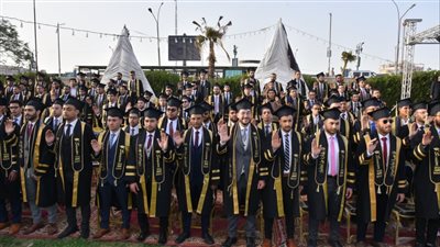 رئيس جامعة أسيوط يشهد حفل تخريج الدفعة الـ57 لكلية الطب