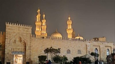 مآذن الجامع الأزهر تتزين لاستقبال شهر رمضان| صور 
