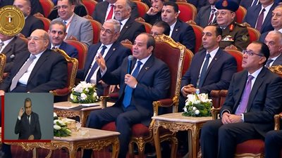 الرئيس السيسي يتحدث عن نهائي الكأس بين الأهلي والزمالك 