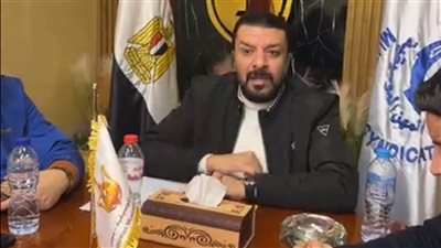 مصطفى كامل باكيًا على الهواء: ربنا ينتقم من كل اللي عمل في حلمي بكر كده