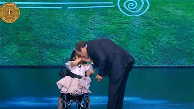 نكتة الهرم وفلوس رأس الحكمة وهدنة غزة.. مواقف لـ السيسي في احتفالية قادرون باختلاف