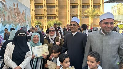 1057 فرعا على مستوى الجمهورية.. مدير الجامع الأزهر يشهد تكريم الخاتمين لكتاب الله بالرواق الأزهري بالقاهرة