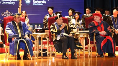 بعد حصوله على الدكتوراه الفخرية من الجامعة البريطانية.. البروفيسور ديفيد فينيكس: الابتكار مهم في تشكيل مستقبل التعليم