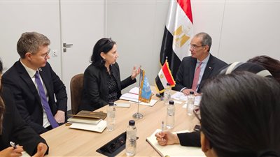 وزير الاتصالات يلتقي عددا من مسؤولي الشركات العالمية لجذب استثمارات جديدة