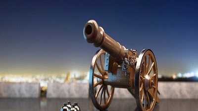 هل يجوز امتناع المرأة الحائض عن الطعام والشراب في شهر رمضان بنية الصوم؟