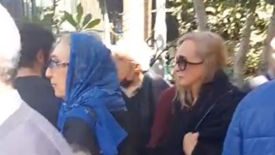 بحضور نجلاء فتحي.. تشييع جنازة والد المخرج محمد خضر من مسجد مصطفى محمود | بث مباشر