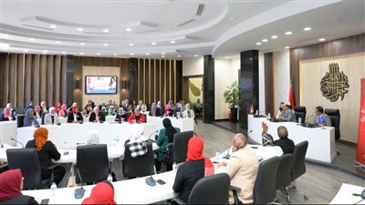 محافظ أسوان يكرم القيادات النسائية بالتعاون مع الأكاديمية الوطنية للتدريب