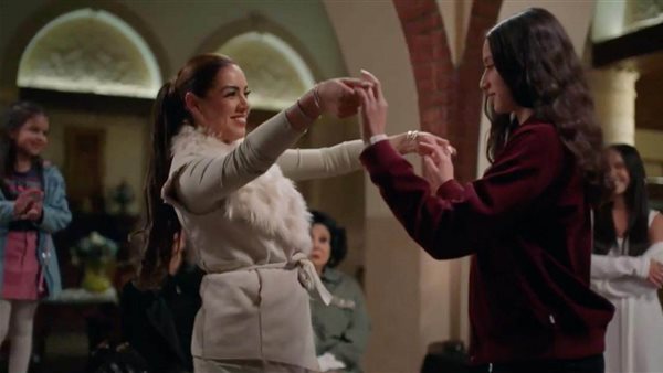 الراقصة الاستعراضية