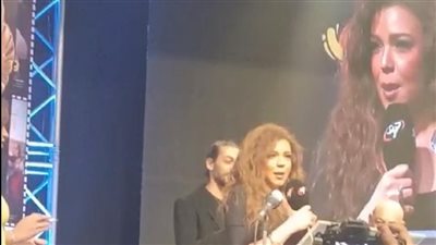 ناهد السباعي تهدي تكريمها في مهرجان المركز الكاثوليكي لروح والدتها الراحلة ناهد فريد شوقي