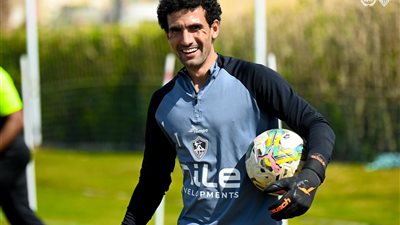 حسام حسن يُقرب محمد عواد من حراسة مرمى الزمالك أمام فيوتشر 