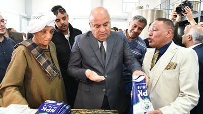 على هامش الاحتفال بالعيد القومي.. افتتاح مصنعين بمنطقة قفط في قنا