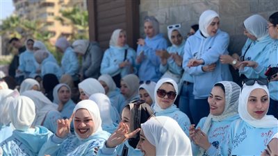 مزمار وزغاريد.. طلاب كلية الآداب ببورسعيد يحتفلون بقرب تخرجهم| صور