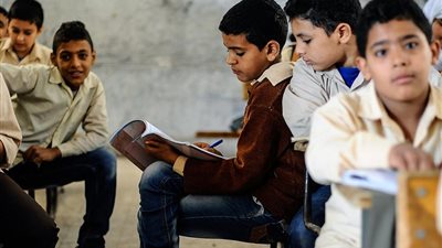 الشيوخ يناقش مشروع قانون يعفي أبناء الأسرة الفقيرة من المصروفات الدراسية