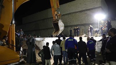 مصرع عامل داخل حفرة صرف صحي انهارت عليه في أسيوط 