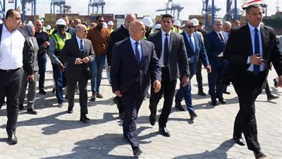 وزير النقل: نعمل على تعميق الممرات الملاحية لاستقبال 400 مليون طن بضائع سنويا 