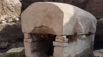وزنه بالغطاء 62 طنا.. الأعلى للآثار يعلن تفاصيل الكشف الأثري بمشروع إنشاء المستشفى الجامعي ببنها