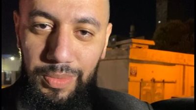 متطوعو الهلال الأحمر ينقذون 4 سيارات عالقة بركابها بعد غرق محور المحمودية بالإسكندرية| بث مباشر