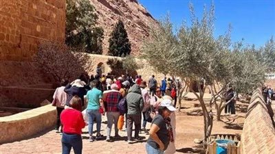 قبل شهر رمضان.. زيادة إقبال السائحين على المناطق الأثرية والدينية بسانت كاترين 