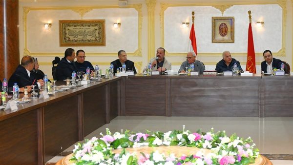 محافظ بورسعيد يستقبل