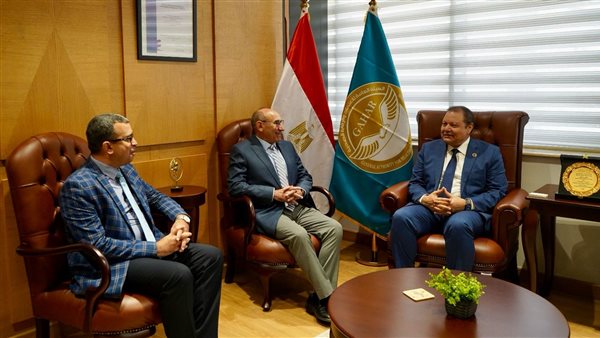 رئيس هيئة الاعتماد