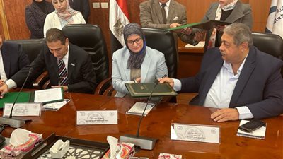 صرف القاهرة توقع عقدا بـ 3.5 مليار جنيه لتنفيذ محطة معالجة الروبيكي وخط طرد جديد