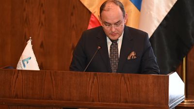 وزير التجارة يدعو رجال أعمال جمهورية أرمينيا لإقامة شراكات دائمة بمصر