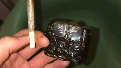 حبس عاطل 15 يومًا ضبطته أجهزة الأمن بـ25 كيلو حشيش في السويس 