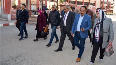 فين الطلاب والمدرسين؟.. وكيل تعليم بورسعيد يحيل إدارة مدرسة للتحقيق