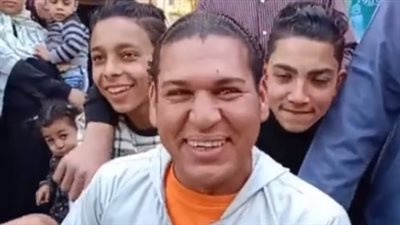  إسلام المنعنع أشهر بائع خضار بسوق الفيوم: أنا راجل غصب عن أي حد| بث مباشر 