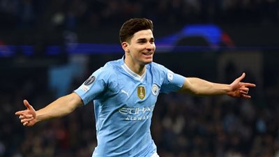 أول رد من ألفاريز على حقيقة رحيله عن مانشستر سيتي 