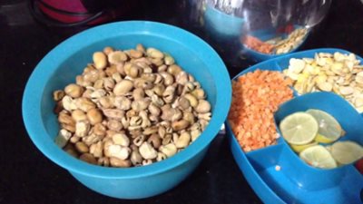 انخفاض أسعار الأرز والدقيق والعدس.. وكيلو الفول يتراجع 5.5 جنيه