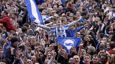 طعن مشجعين لـ برايتون قبل مباراة روما في الدوري الأوروبي