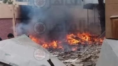 اندلاع حريق بمحيط مدرج كلية الهندسة بالمطرية.. وأول تعليق من الجامعة | فيديو