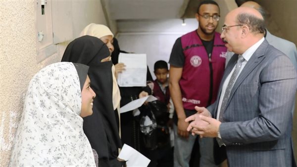 محافظ أسوان