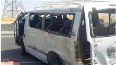 مصرع وإصابة 9 أشخاص في انقلاب ميكروباص أمام بوابة الكريمات | صور