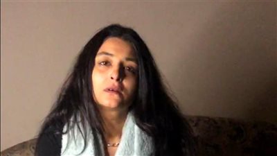 خايفة يجرالي حاجة.. إحدى قريبات حلمي بكر تكشف تفاصيل تهديدها بالطرد من شقتها