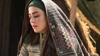 ميرنا نور الدين تظهر بالحجاب ودون مكياج لأول مرة في مسلسل الحشاشين