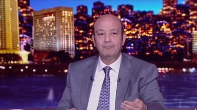 عمرو أديب عن نقد افتتاح المتحف الكبير: فساتين إيه وناس لابسة إيه.. إحنا بننقل مهرجان الجونة؟!