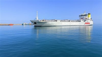 ميناء العريش يستقبل سفينة مساعدات إغاثية لصالح غزة تحمل 2800 طن | صور