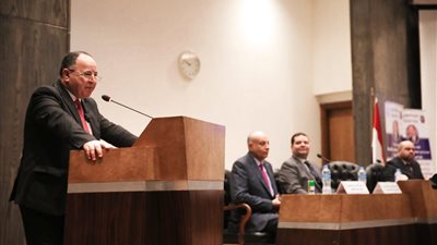 وزير المالية يكرم الأمهات المثاليات بالوزارة.. ويوجه التحية لكل أم مصرية