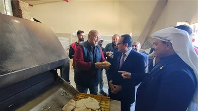 يقدم 15 ألف وجبة إفطار وسحور.. محافظ شمال سيناء يتفقد مركز الإمداد الغذائي للأسر النازحة بغزة