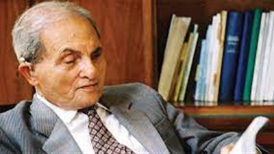 أحد أعلام اللغة العربية.. سيرة ومسيرة شوقي ضيف في ذكرى ميلاده