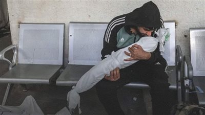 الصحة الفلسطينية: أكثر من 2000 كادر طبي في غزة يستقبلون رمضان بلا سحور ولا إفطار