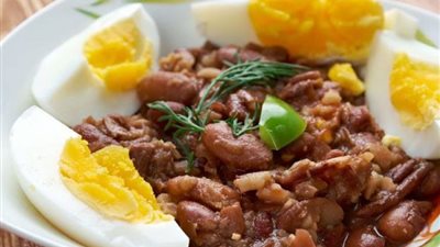 طبق الفول والبيض..وجبة سحور خفيفة في الليلة الأولى من رمضان 