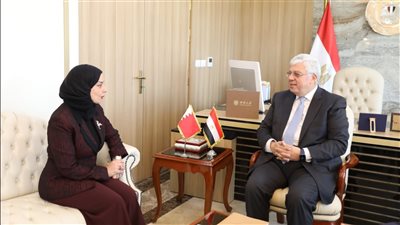 وزير التعليم العالي يبحث مع سفيرة البحرين سبل التعاون المشترك
