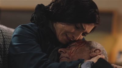 مسلسل سر إلهي الحلقة 1.. محمود حجازي يقتل والده أحمد بدير وانهيار روجينا