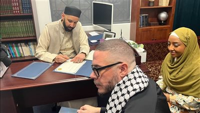 متأثرا بأحداث غزة.. القس الأمريكي شون كينج وزوجته يعتنقان الإسلام في أول أيام رمضان