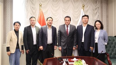 وزير الصحة يناقش مستجدات نقل الخبرات الصينية بالمجال الصحي لمصر