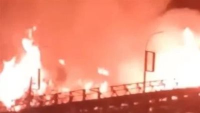 الحماية المدنية تنجح في إخماد حريق هائل نشب بكورنيش النيل أمام مستشفى السلام الدولي بالمعادي |بث مباشر 