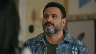 الحلقة الثانية من مسلسل بابا جه.. أكرم حسني يسلط الضوء على مشروع تأخير الآباء